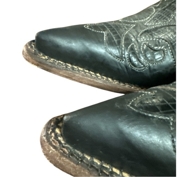 J.B. Dillon Black Western Cowboy Boots with Embroidered Design - Picture 8 of 9